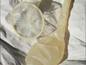 积攒一个月的精液，避孕套射精 taiwan hot gay porn