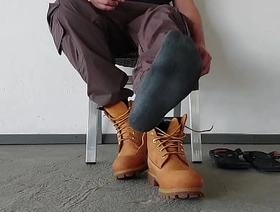 TAKING OFF MY YELLOW BOOT - TIMBERLAND gay chinese model porn