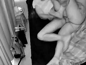 Fudendo o gay embaixo do edredom na cama do malandro, fodendo de ladinho com vontade no pau grosso fazendo ele gemer bem gostoso com tesão. korean gay couple porn video