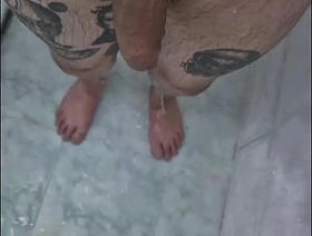 TOMANDO BANHO GOSTOSO, QUER SE JUNTAR? handsome gay hot porn