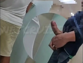 VENDO ESSE BANHEIRÃO DA VONTADE DE VOLTAR A FAZER DIÁRIO DE BANHEIRÂO hot black porn gay