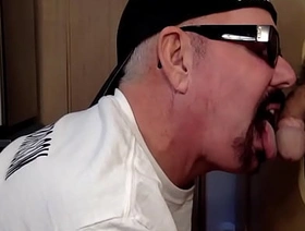 Gloryhole dude enjoys sucking and stroking nice dick korean gay porn tube