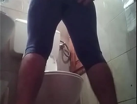 Sporty guy peeing after training! korean sex gay porn
