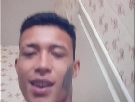 Jonathan Miller se exibindo singapore indian gay porn