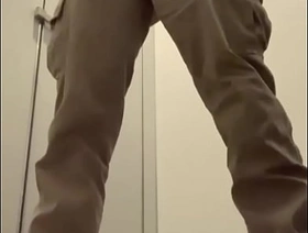 和式トイレで立ちオナ射精 hot gay new porn