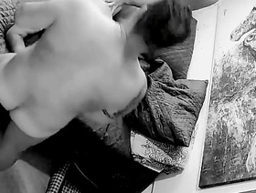 Câmera escondida com três caras excitados transando com intensidade no quarto polish off alojamento. gay porn comic hot