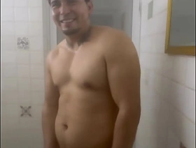 Me encanta cuando me invitan al vapor para verme desnudo y después me manosean y me terminan convenciendo de que me los folle thailand student gay porn