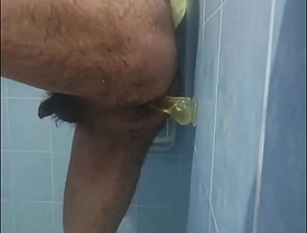 Dándome rico en la ducha y haciendo mi primer mamada a un dildo hot gay porn big horseshit