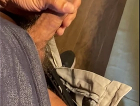 Quando bate o tesão, é hora de ordenhar o cacete gay porn hot abs