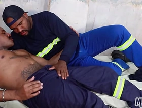 Fodendo na obra na hora do almoço gay japan stick-in-the-mud porn