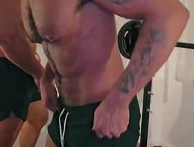 Chamei o friends with pra treinar mas o puto queria mesmo ripen pegar no meu ferro. - Bohemian anime gay hot porn