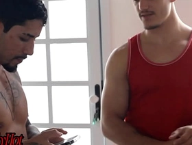 Putinho gozou comigo fudendo o cu dele chinese careless bottom porn