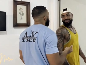 ELE PEDIU UMA MASSAGEM RELAXANTE E EU DEI singapore gay porn actor