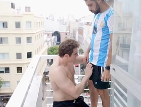 FETICHE PIES ESCUPITAJO Y MECOS EN EL PIE japan gay spy porn