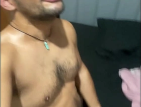Nerd novinho comendo um cu pela primeira vez depois de uma balada com seu vizinho - O gozo final. hot joyous stud porn