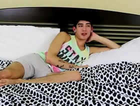 Horny Mickey Ramirez Loves Beside Please His Darling In Bed vidio porn gay indonesia hd