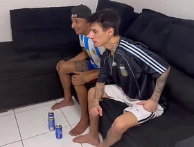 Não resisti as provocações do meu Amigo Viadinho e meti rola no cu dele !!! hot porn careless teen