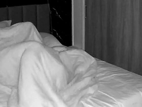 Missionário en por cavalo fode seu colega de quarto sem sela na câmera gozo bunda. porn japan gay