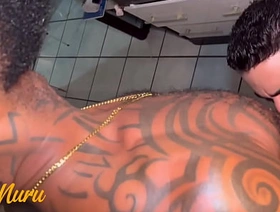 NERD NA AULA PRÁTICA DE SEXO COM O PRETINHO hot muscular latino gay porn