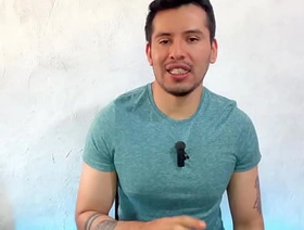 Camionero maduro casado dotado preña al empleado de la nomina del trabajo !! lo convierte en su amante . Relato sexual hot urchin porn gay