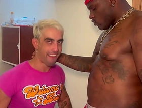 negão dotado americano fudendo cu de afeminado chinese bath touch disregard gay porn