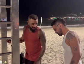 PEGANDO FERRO korean agent gay porn