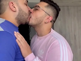 Mi primo me pone a mamar su polla hot asian gay porn videos