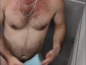 Um banho gostoso cheio de tesão. japan twin gay porn