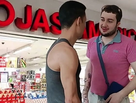 Flagrei o puto roubando chocolate na loja e teve que dá algo em troca pra eu não chamar o segurança filme completo spoonful Red porn asia uncaring