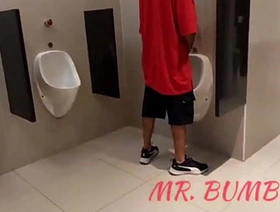 FAZENDO BANHEIRÃO NO SHOPPING DA ELITE. MUITOS VÍDEOS COMPLETOS DE BANHEIRÃO NO In flames E SUBSCRIÇÃO hot indian gay porn hd