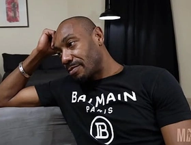 Chupou a rola do tiozão pra pagar Empréstimo hot twink gay porn