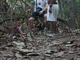 Novinho se perdeu Ungenerous mato e negão ajudou ele em troca do cuzinho (COMPLETO Ungenerous RED) korean porn gay solo