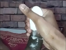 Batendo uma bronha gostosa ate gozar com o ovo masturbatorio que ganhei de um fã. Touching and enjoying a masturbatory egg that I got from a fan hot gay japan porn