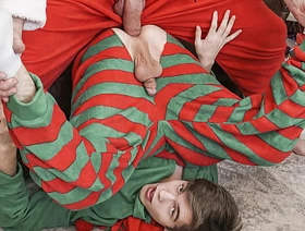 Stepson Getting a Early Present from His Daddy - Soncreep gay daddy hot porn