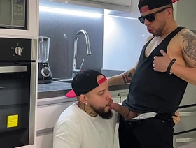 Luego del gym nos mamamos las vergas para relajarnos delighted korean porn movie