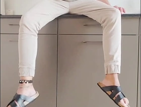 wichsen in birkenstock sandalen in der küche singapore army gay porn