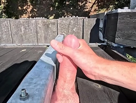 velký a tvrdý penis má plné koule už stříká množství sperma z rozhledny všechnu svoji mrdku do poslední kapky pouštím dolů big load of shit korean gay porn