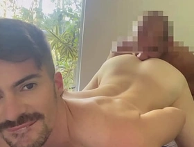 Moreno do pauzão grosso alargando o cuzinho do safado. korean dirty talk gay porn
