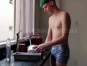 Novinho só de cueca se exibindo para os vizinhos japan uniform gay porn