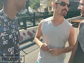 E o safado que estava caçando no minhocão e acabou levando pirocada de dois hot on the market gay porn