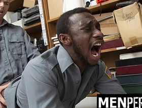 The Mall Guard Arena theatre Strict Act on The Pinching Twink - Menperps chinese gym gay porn