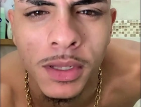 Gozando gostoso no chuveiro porn vietnam gay