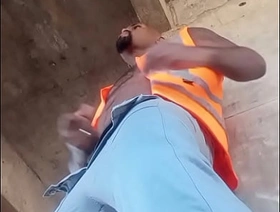 Trabalhador filma se masturbando na obra hot friends gay porn