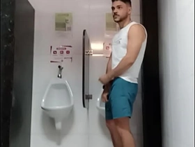 Safadeza no banheiro da academia japan gay porn subjugation