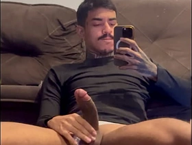 VAZOU novinho da rede vizinha mostrando o pauzao korean gay bj porn