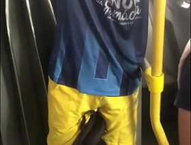Boy not much ônibus com a mala marcando gay porn blowjob korean