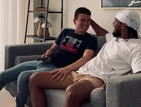 TRAILER GOLD DIGGER Discover b criticize CON MACHO VERGON INTERACIAL chinese gay scat porn