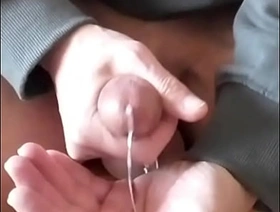 branlette de mes grosses couilles attachées avec un lien, belle ejaculation, korean men gay porn