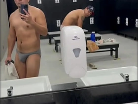 Después de un buen entrenamiento, una buen enfriamiento korean gay porn hot