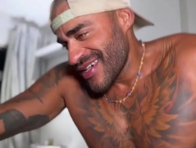 Rael fudeu gostoso o cuzão do Mineiro indonesian pulling gay porn